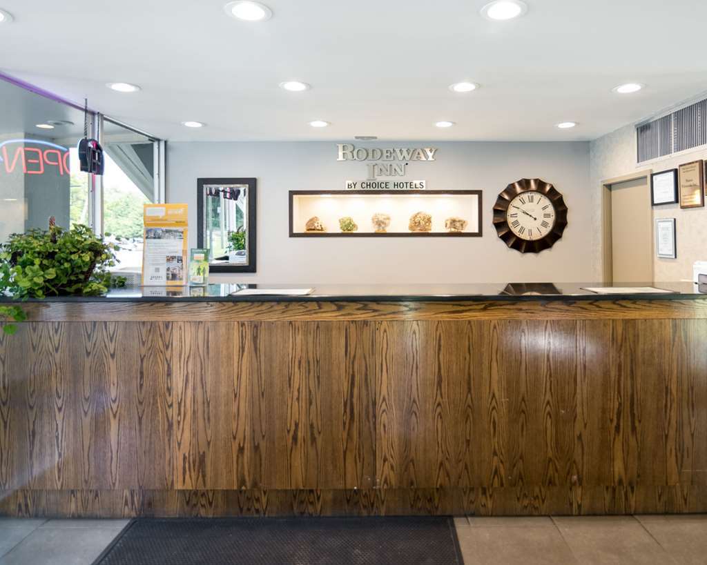 Rodeway Inn Greenfield Interior foto